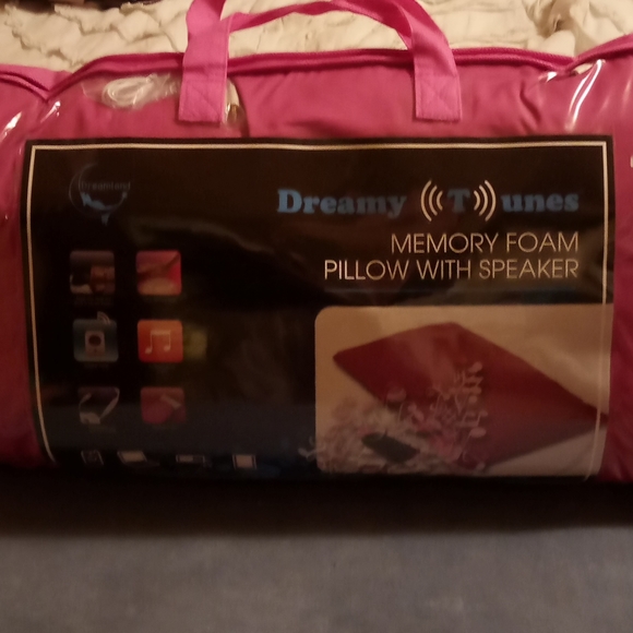 SALE 🎄 NWT Dreamy Tunes Memory Foam Pillow With  Speaker  Gift - Picture 5 of 5